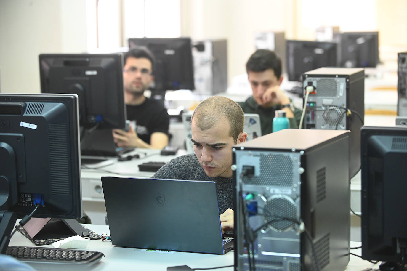 Alumnos de Ingeniería Informática de la UVa participantes en el ejercicio de la OTAN 