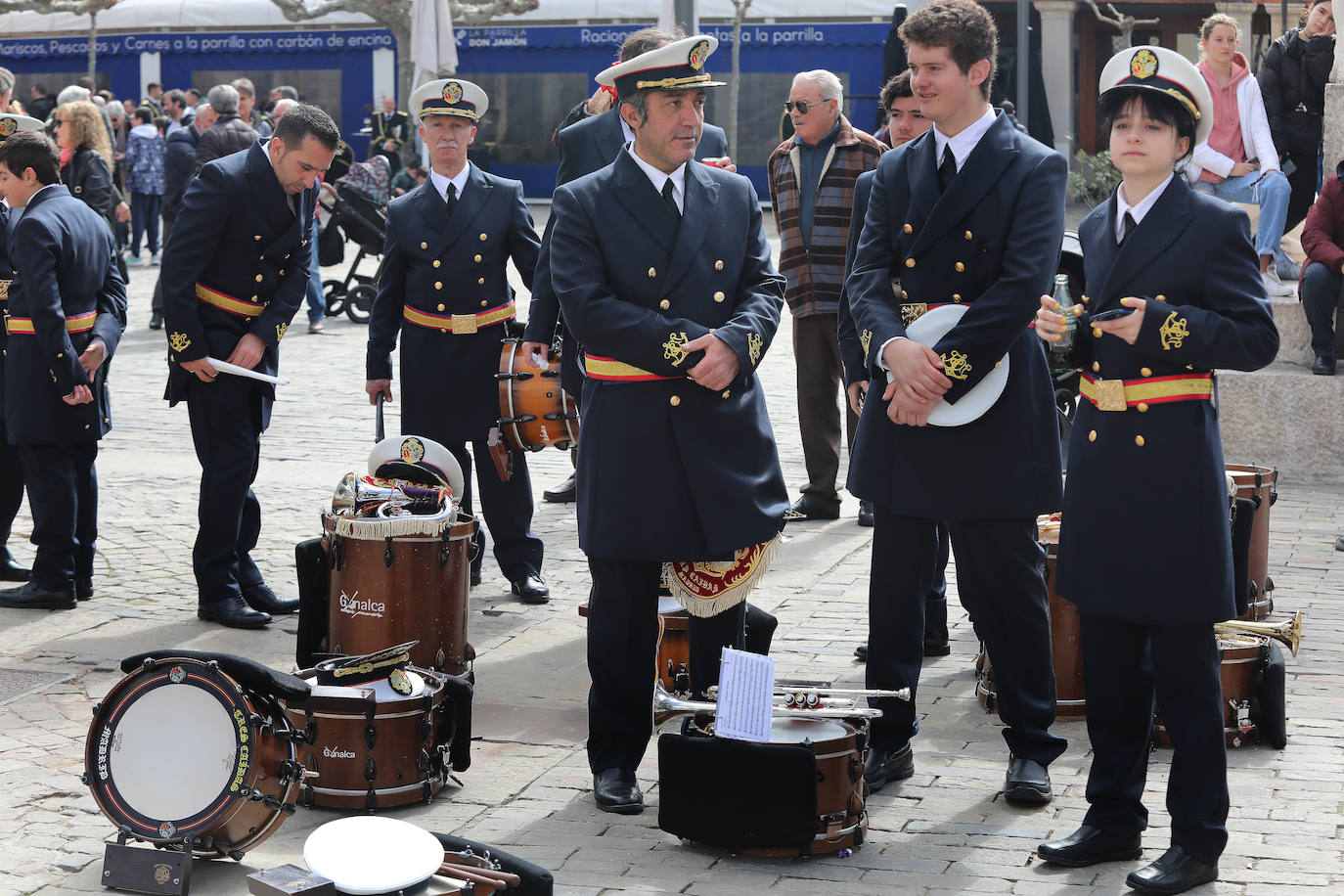 Fotos: La Semana Santa ya suena en la Plaza Mayor de Palencia