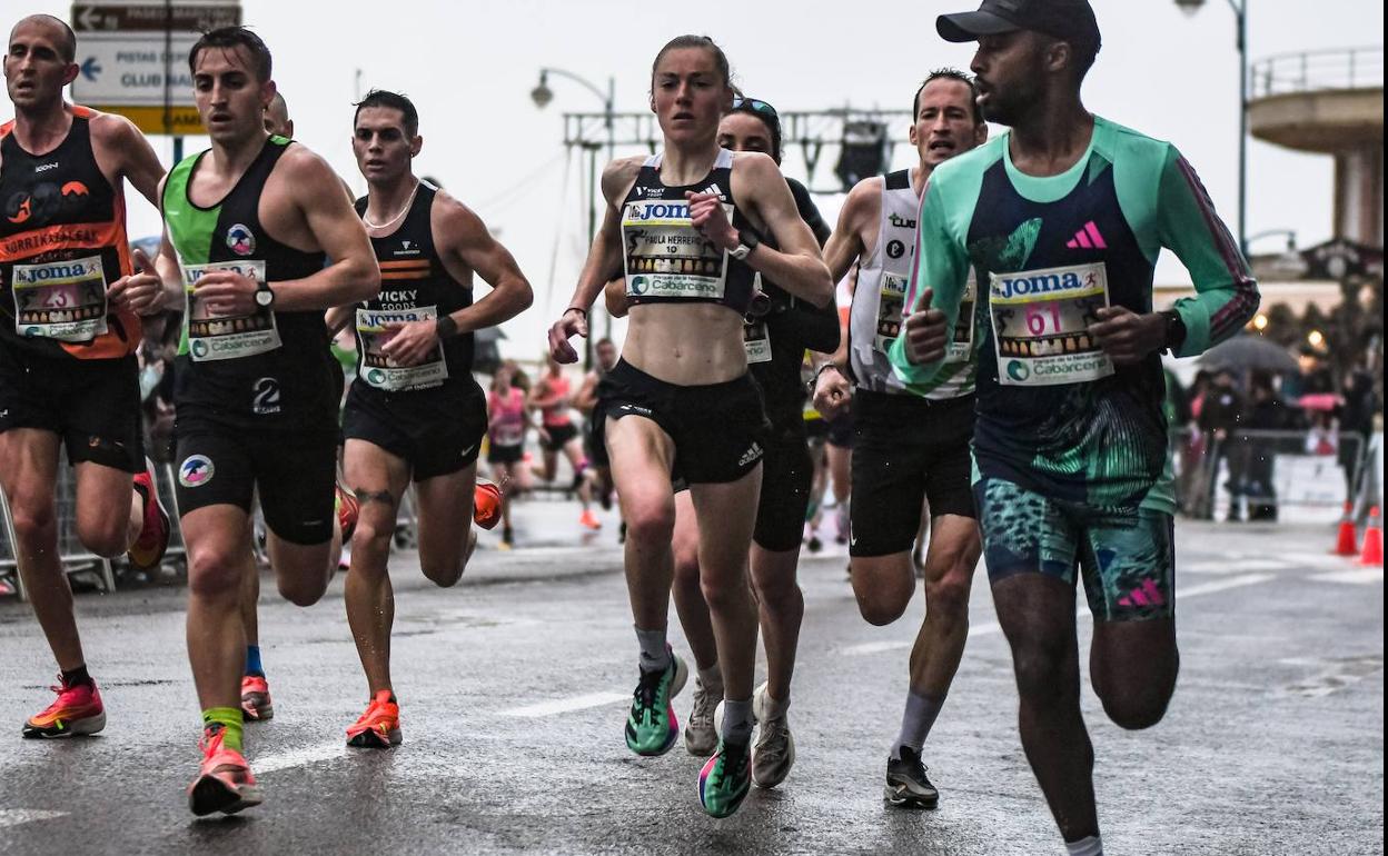 Atletismo en Valladolid: Paula Herrero, del Vicky Foods, bate el récord de España de 10 kilómetros