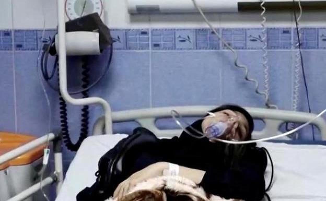 Una estudiante iraní hospitalizada tras ser envenenada en un centro docente.