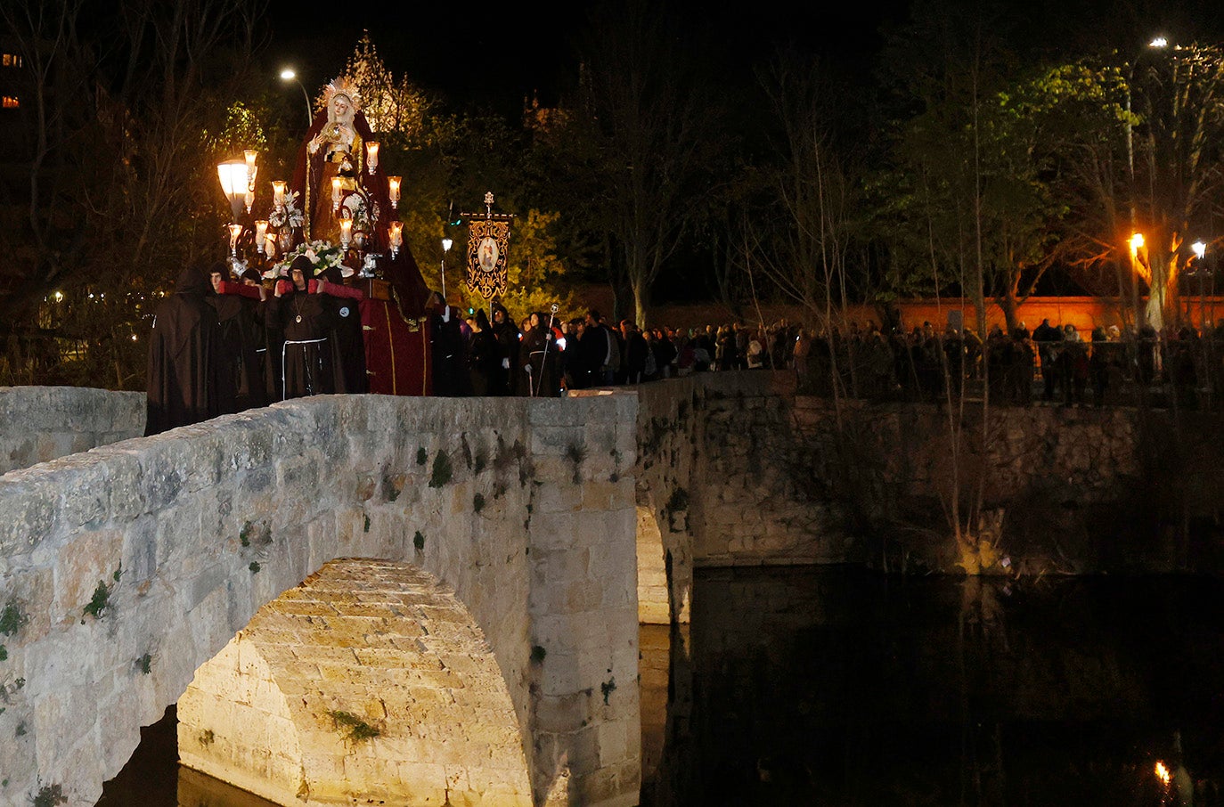 Procesión de Luz y Tinieblas