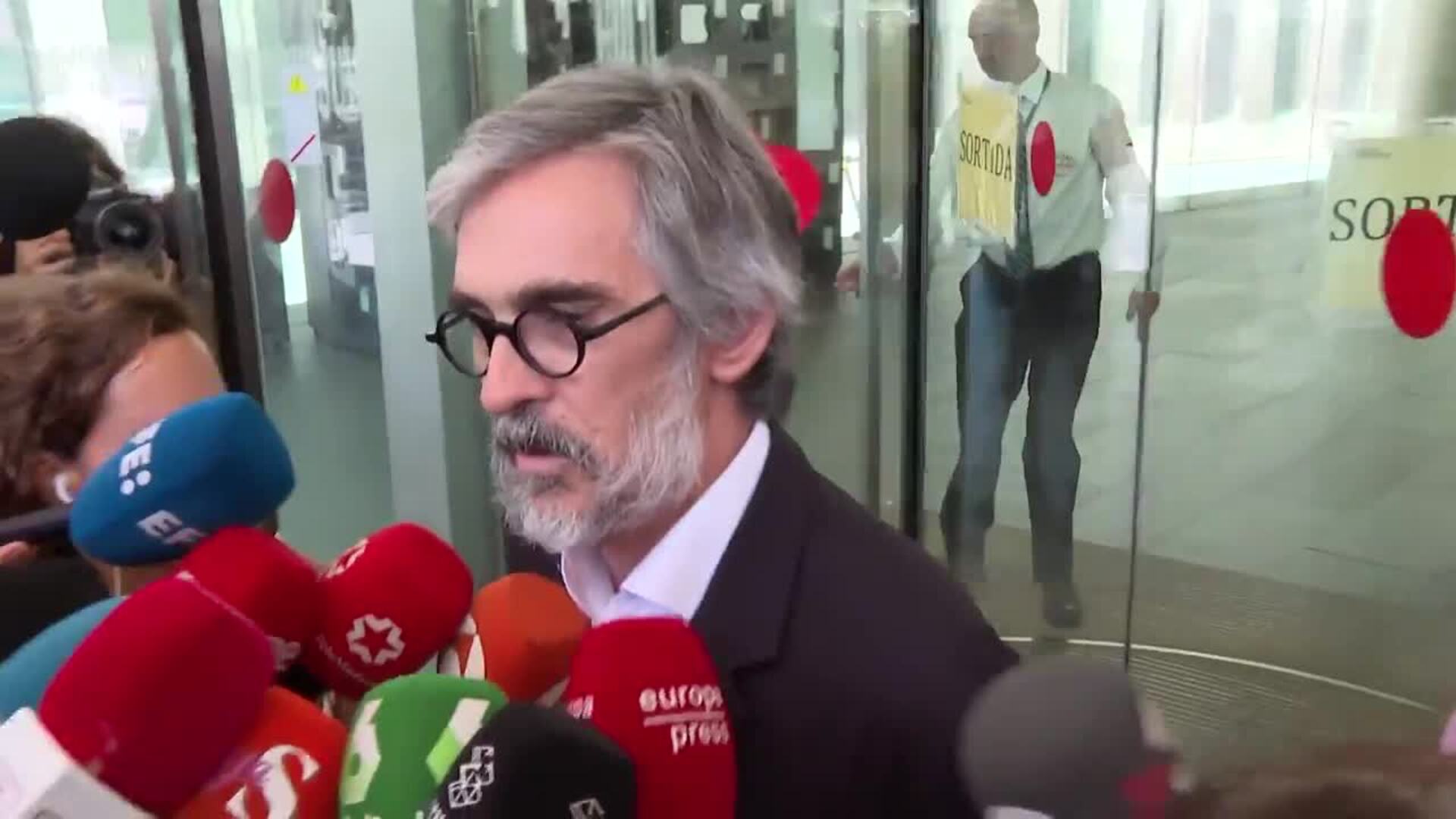Alves dice que no está de acuerdo con su procesamiento pero no lo recurrirá para "agilizar"