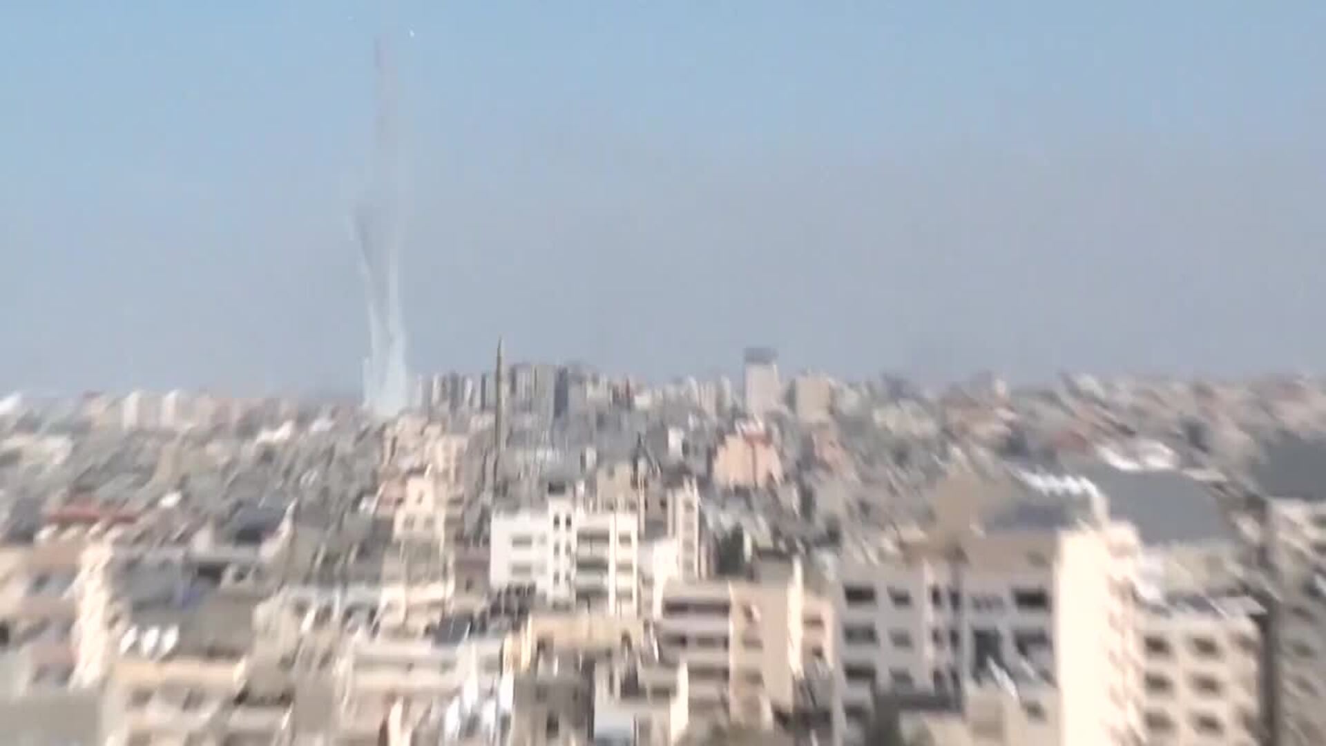 Mueren 21 palestinos por bombardeos israelíes contra edificios residenciales en la Franja de Gaza