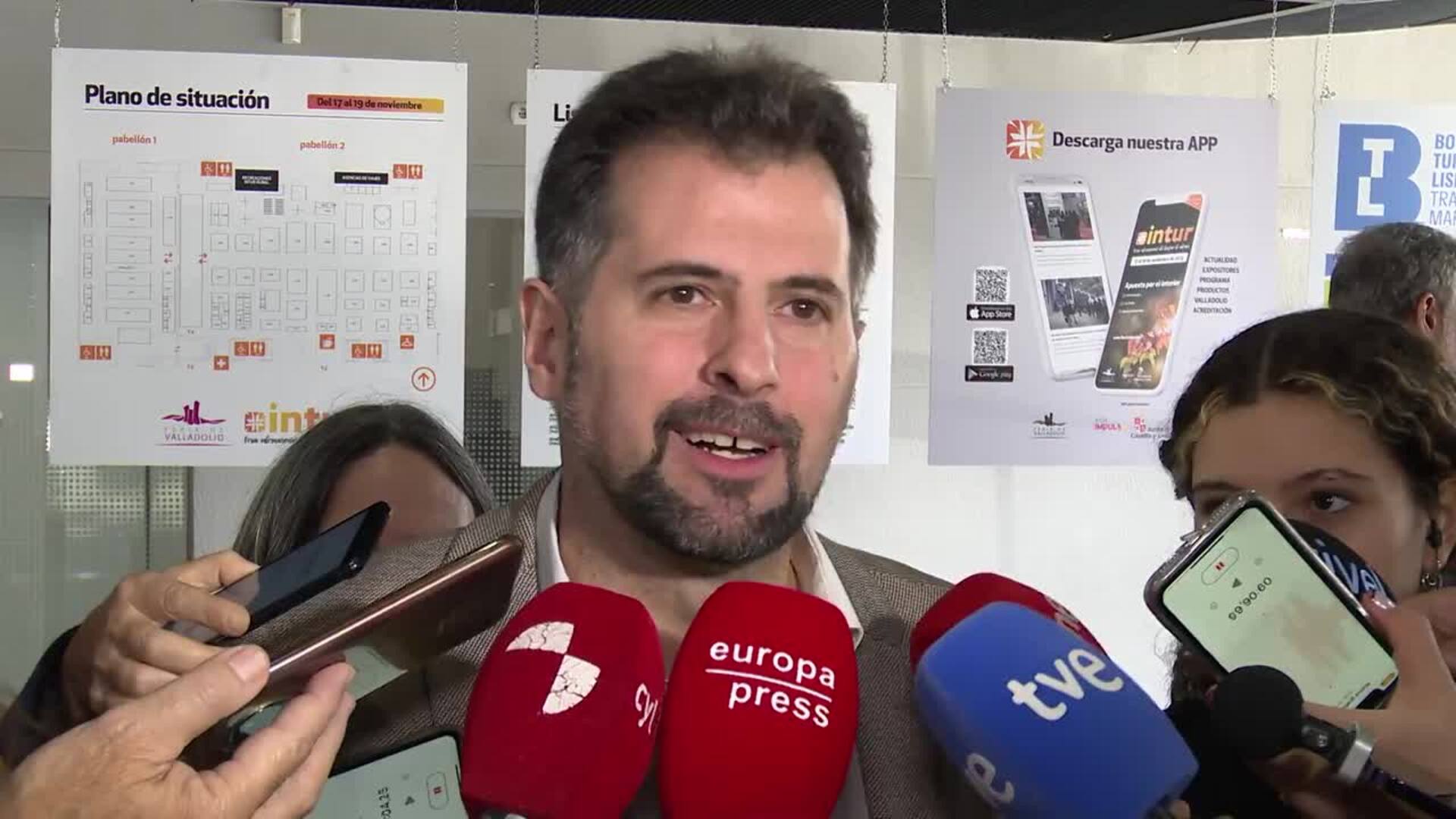 Tudanca asegura que está "donde quiere estar" y garantiza un Gobierno preocupado por CyL