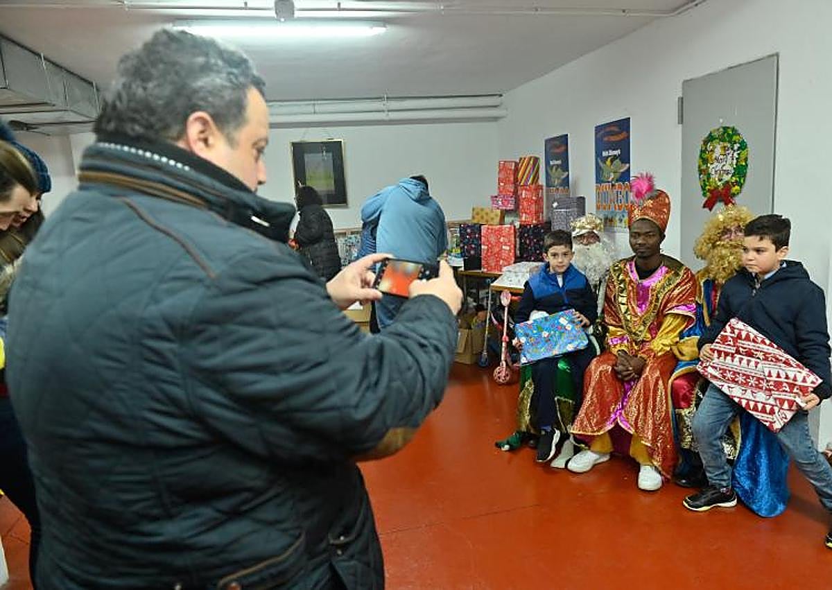 Imagen secundaria 1 - Tres mil juguetes para trescientos niños de Valladolid