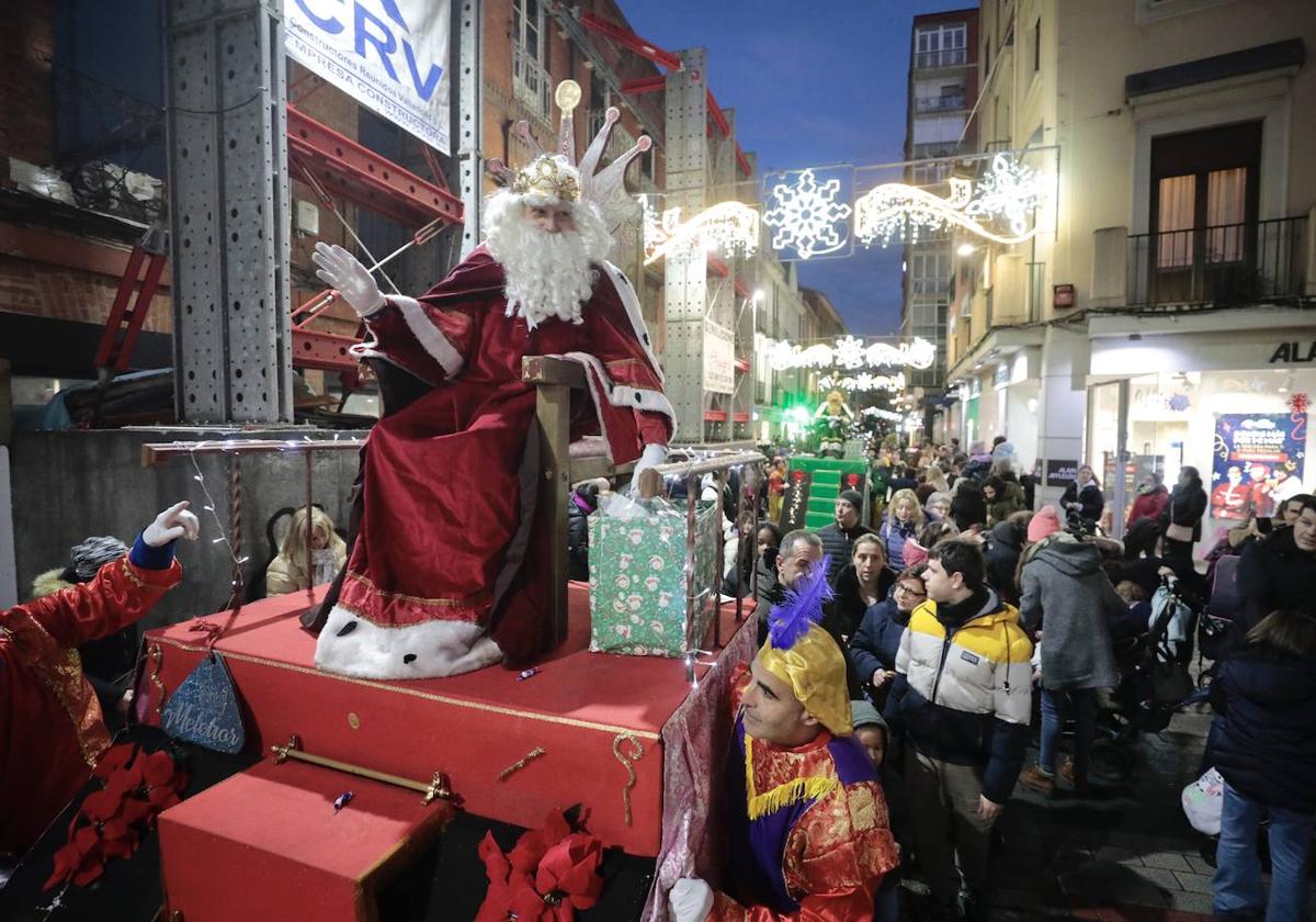 Los Reyes Magor recorren la calle Mantería.