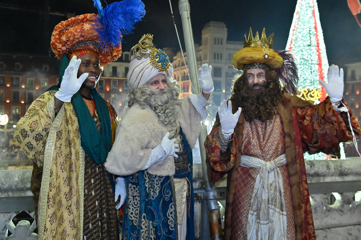 Los Reyes Magos, en el balcón del Ayuntamiento.