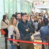 Colas de 45 minutos para comprar lotería del Niño en Valladolid