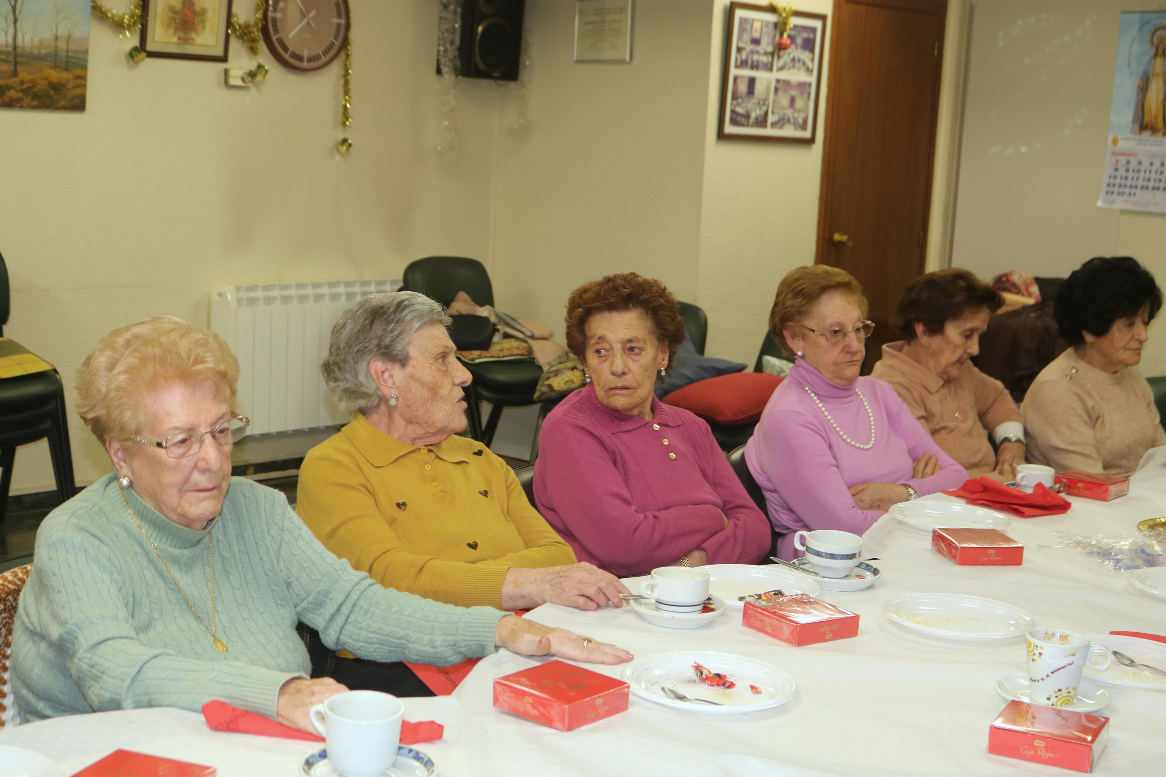 Los Jubilados de Baltanás brindan por el Nuevo Año