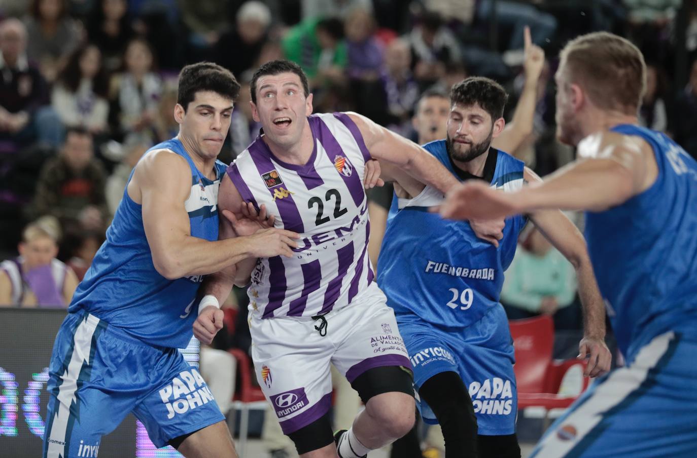 Las imágenes del partido del Real Valladolid Baloncesto contra el Fuenlabrada