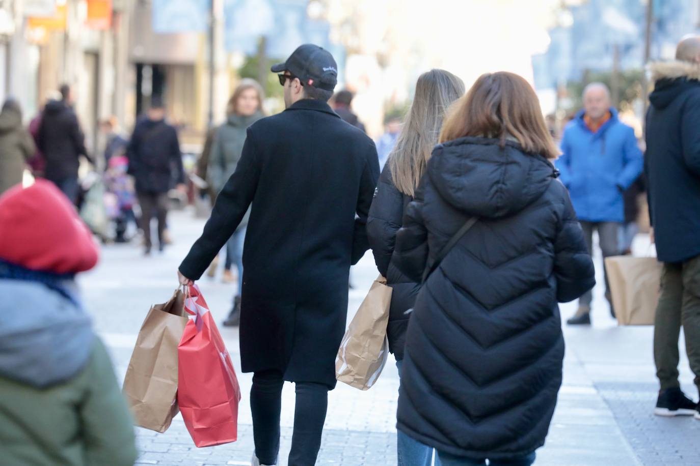 Primer día de rebajas de invierno en Valladolid