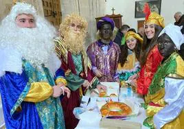 Los Reyes Magos reparten roscón en Herrera de Valdecañas.