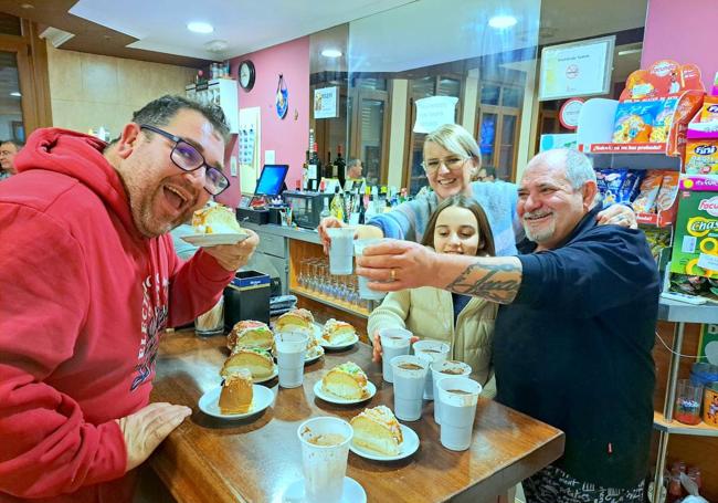 Roscón y chocolate para recibir a los Reyes en Hornillos de Cerrato.