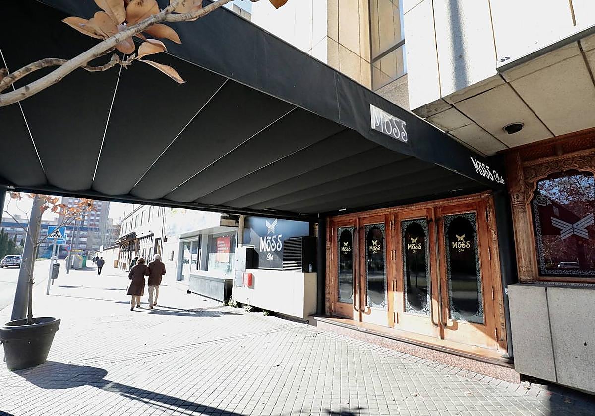 Puerta de acceso a la discoteca Moss, antigua sala Kerala