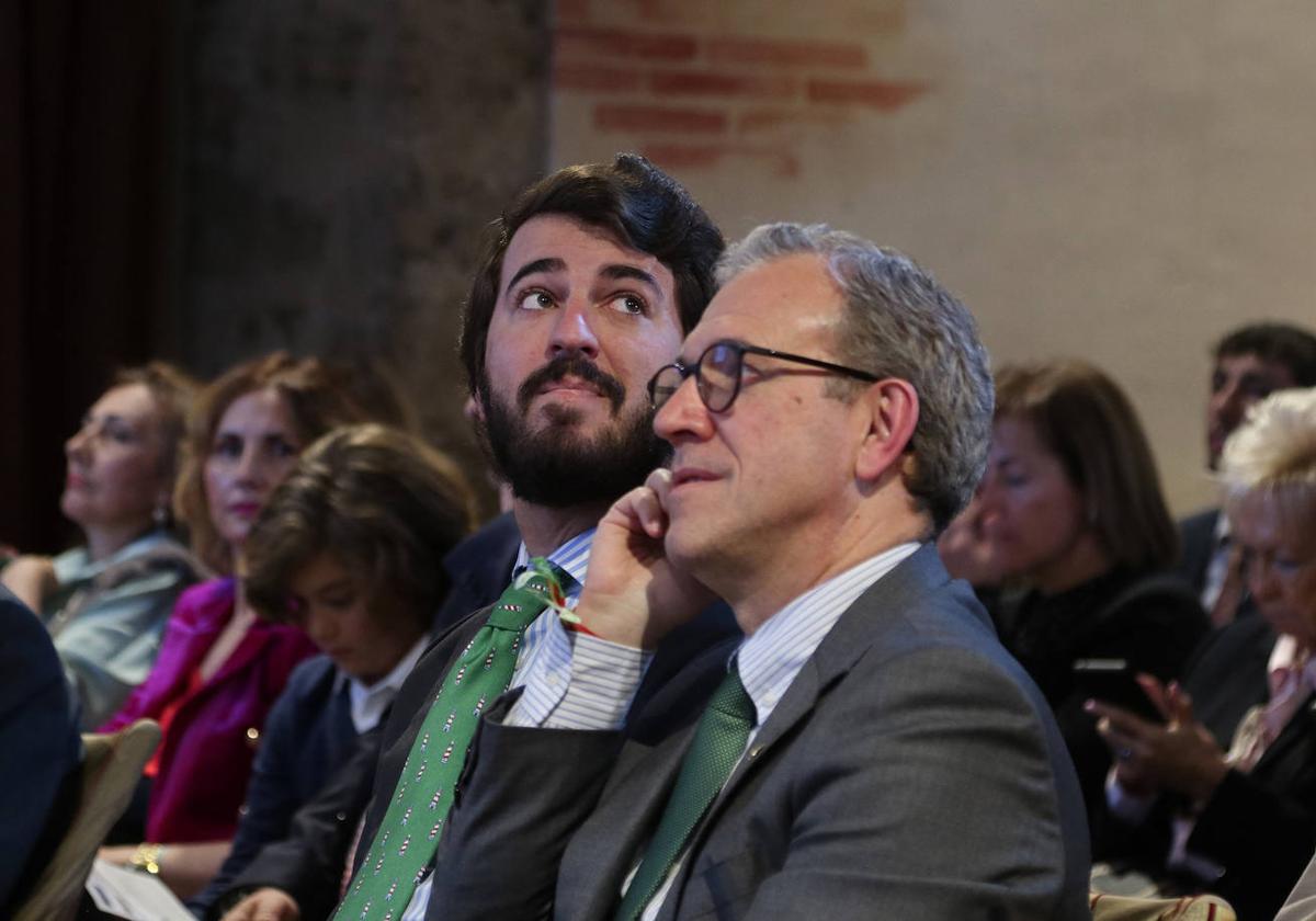 Juan García-Gallardo, vicepresidente de la Junta, y Mariano Veganzones, consejero de Industria y Empleo.