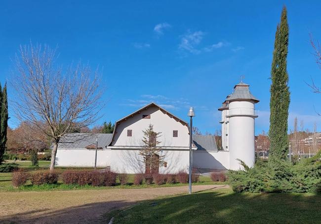 La antigua Granja José Antonio, en el interior del barrio de Villa de Prado.