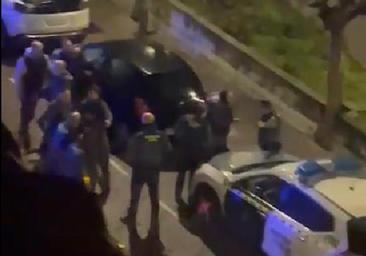 Apuñalado en el glúteo en una pelea en pleno centro de La Cistérniga