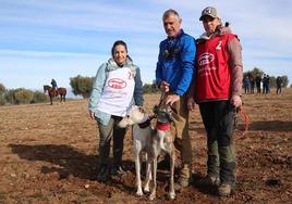 La galga zamorana Leyenda, a la derecha, propiedad de Sandra Bermejo.