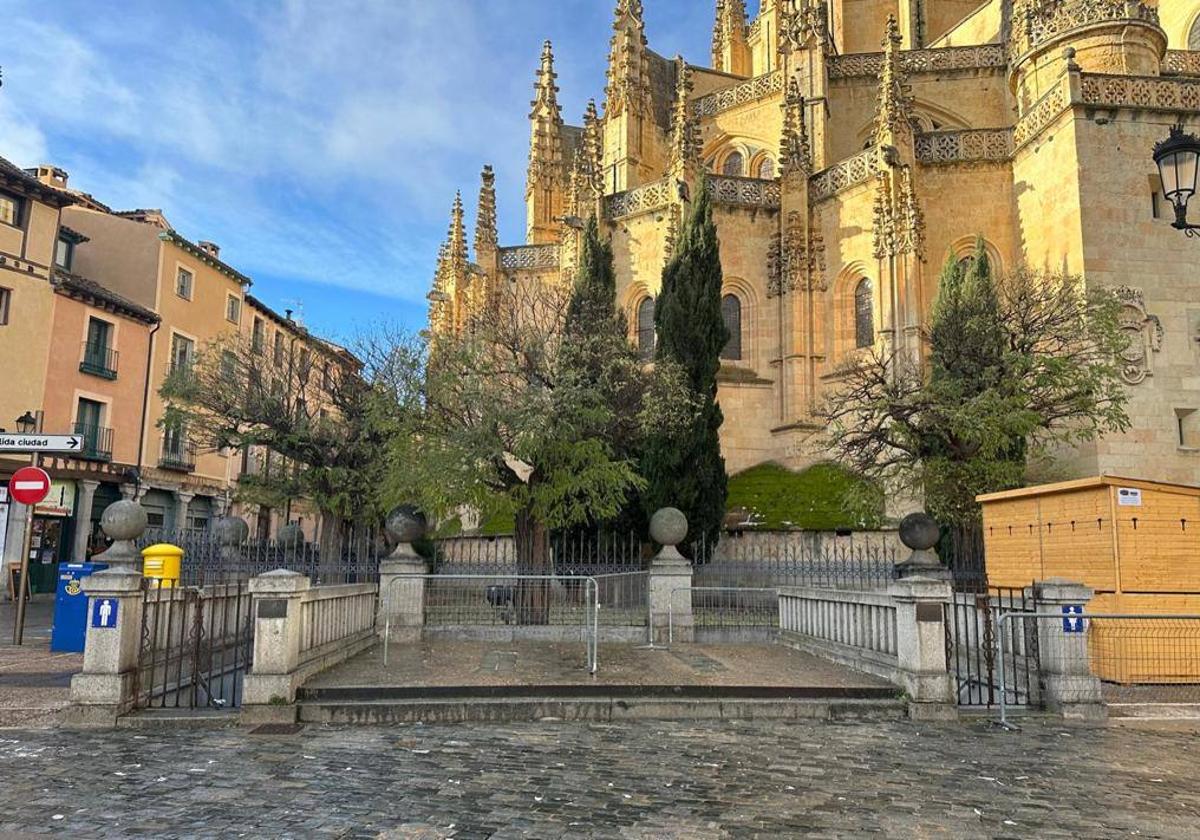 Baños públicos de la Plaza Mayor, cerrados desde diciembre de 2022.