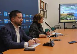 La presidenta de la Diputación y el edil de Turismo presentan los datos de turismo en la provincia.
