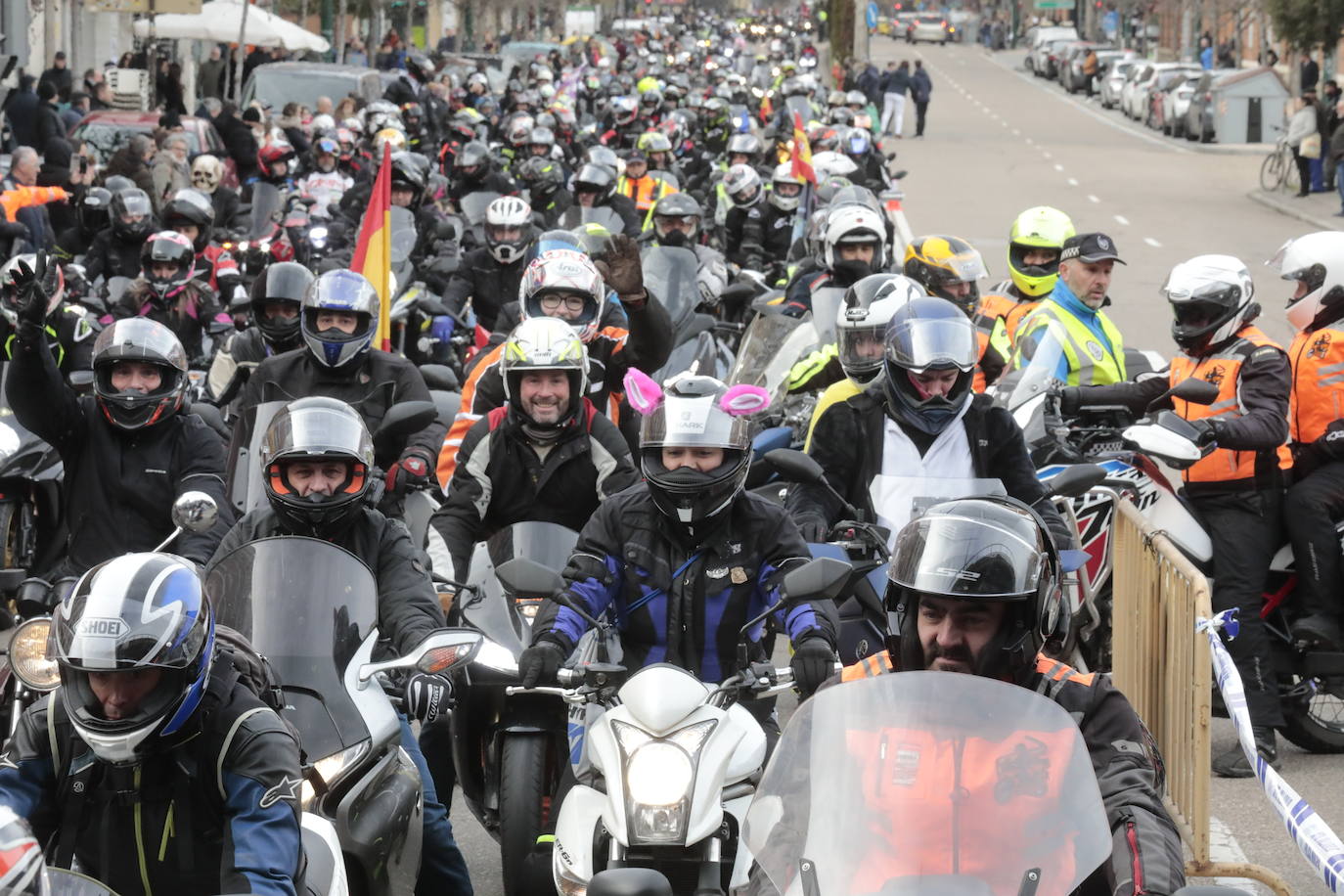 El desfile de banderas de Pingüinos, en imágenes (1/2)