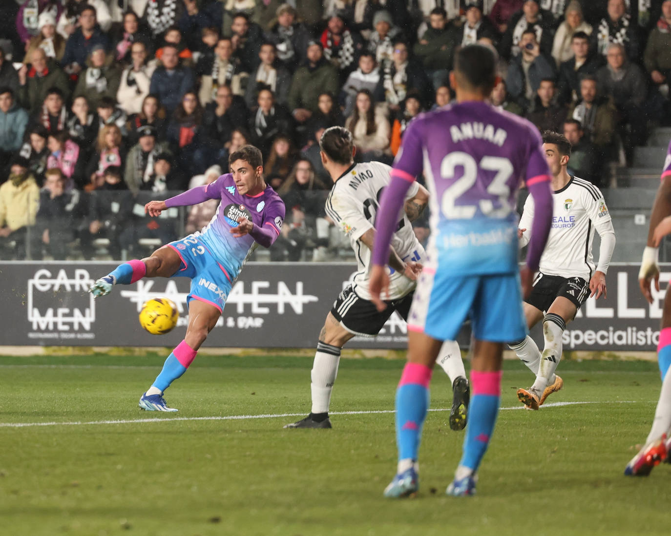 El encuentro entre el Burgos CF y el Real Valladolid, en imágenes