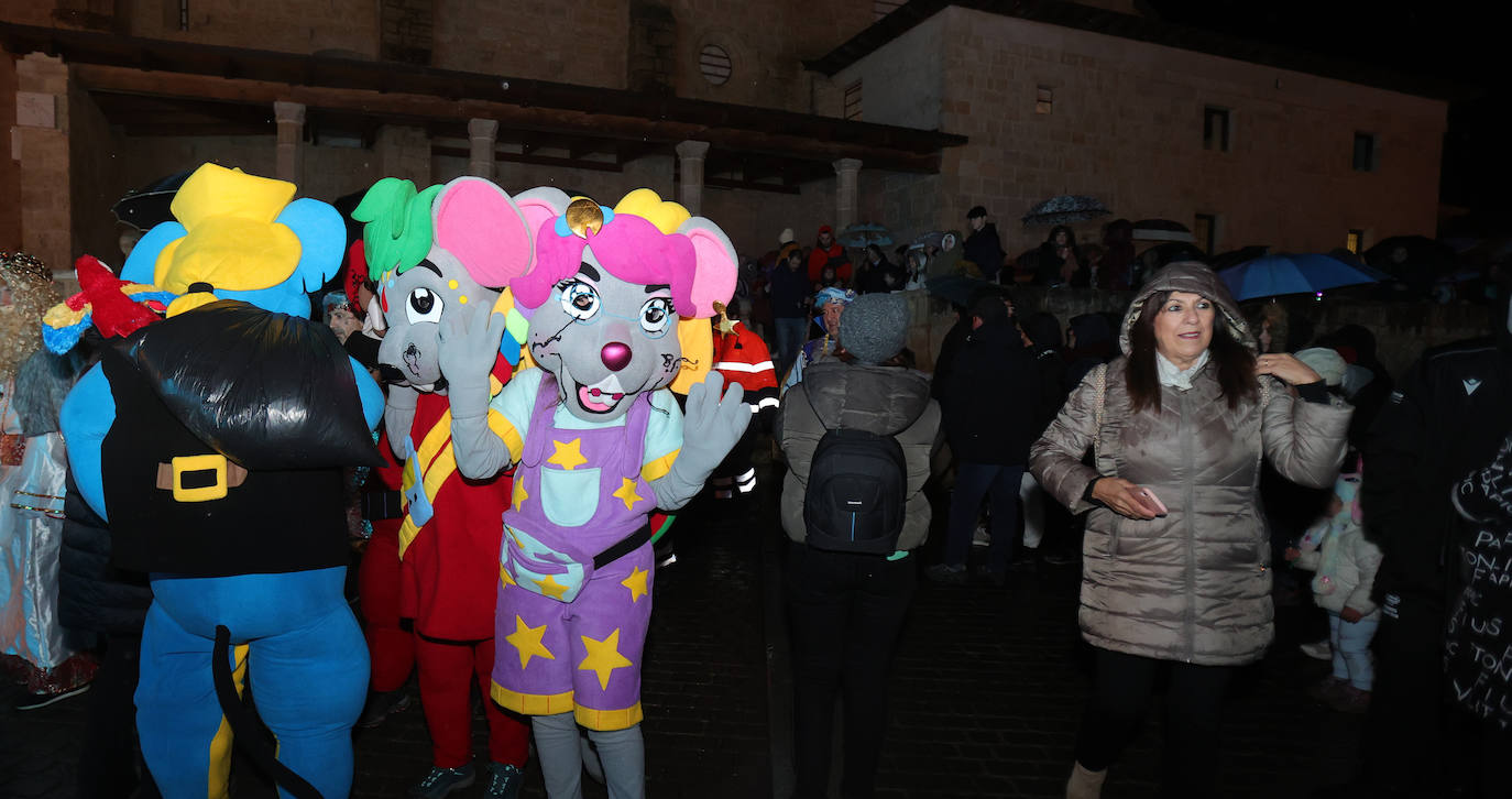 Los Reyes Magos se despiden en Becerril