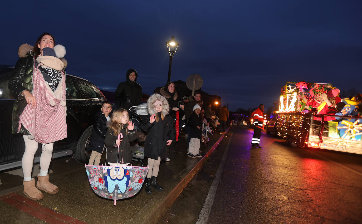 Los Reyes Magos se despiden en Becerril