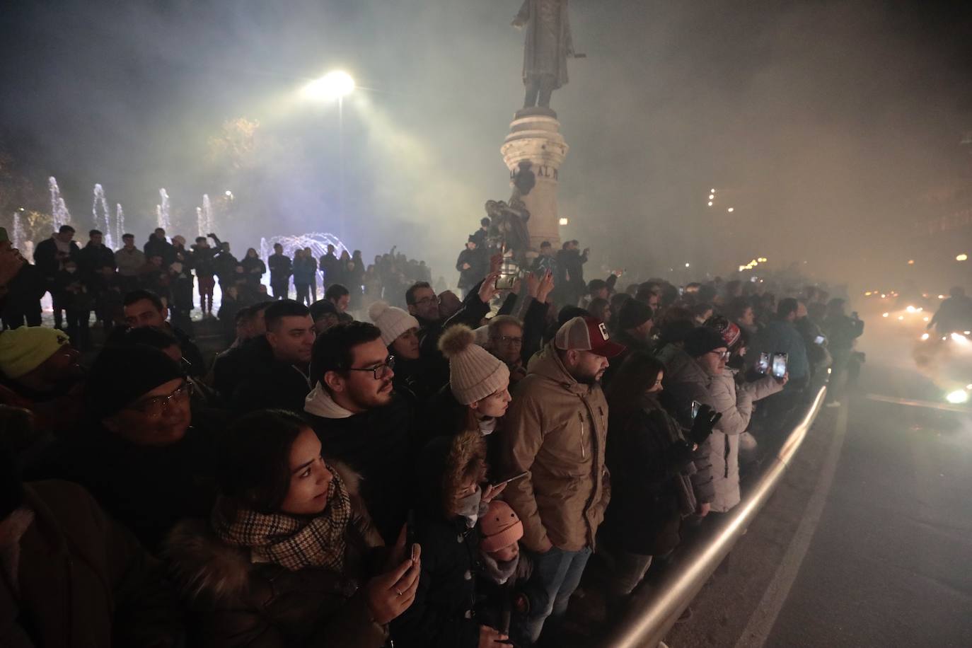 El desfile de antorchas de Pingüinos, en imágenes