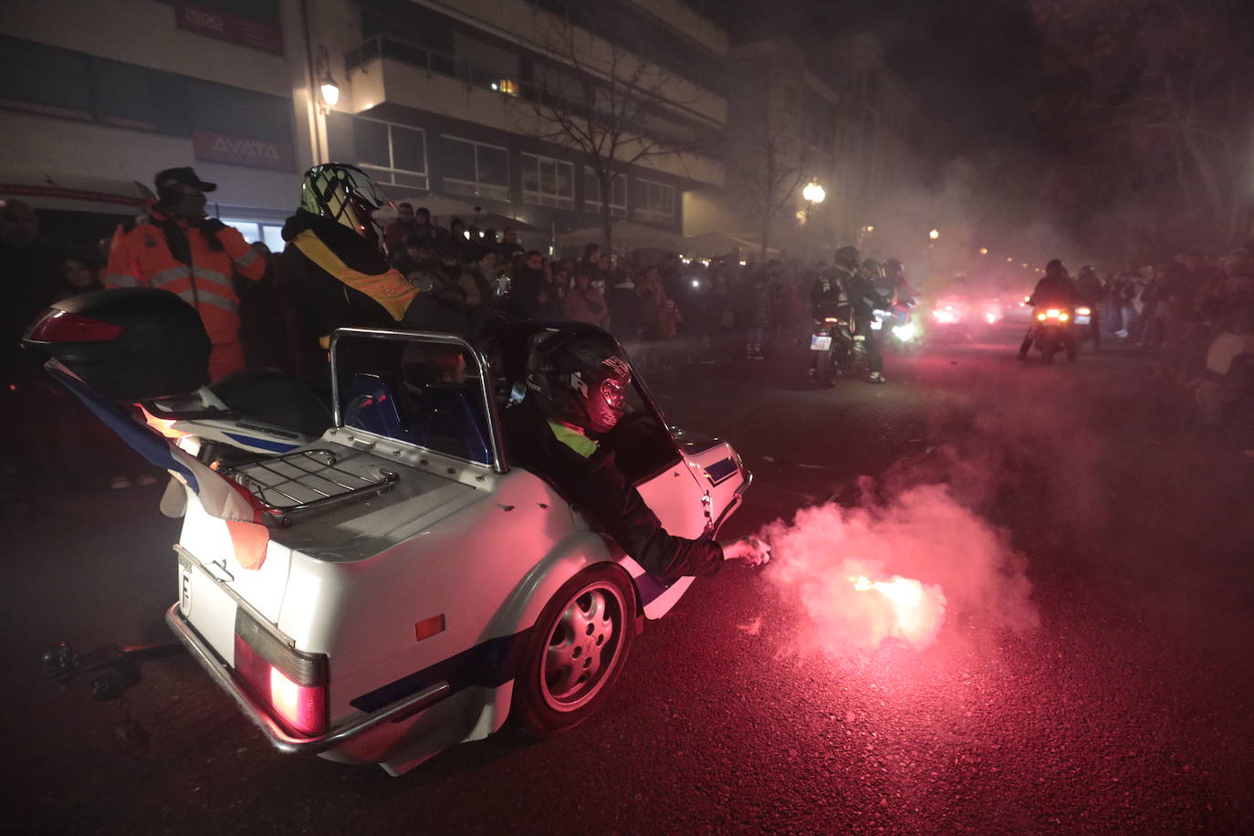 El desfile de antorchas de Pingüinos, en imágenes