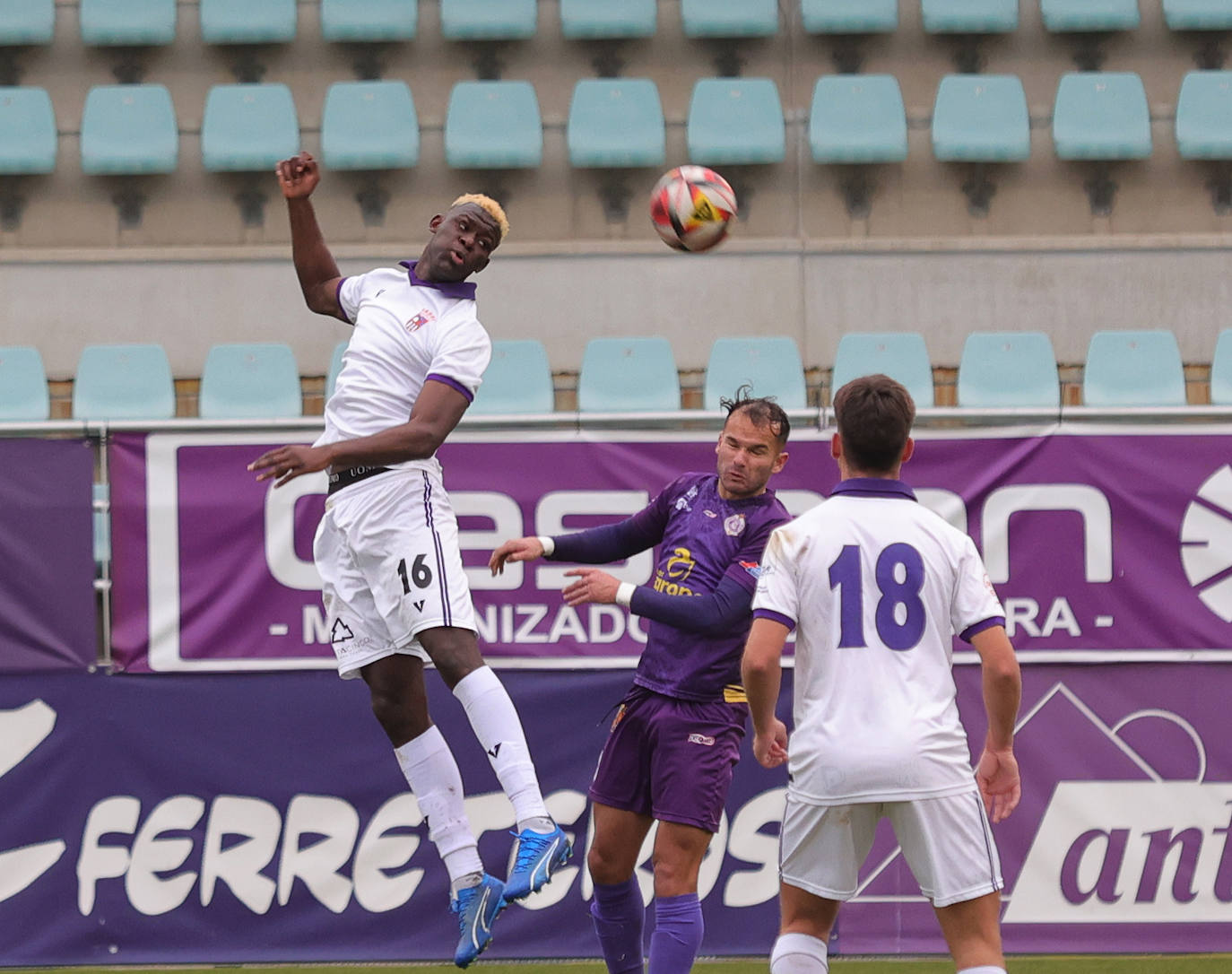 El Palencia CF se lleva el derbi en La Balastera