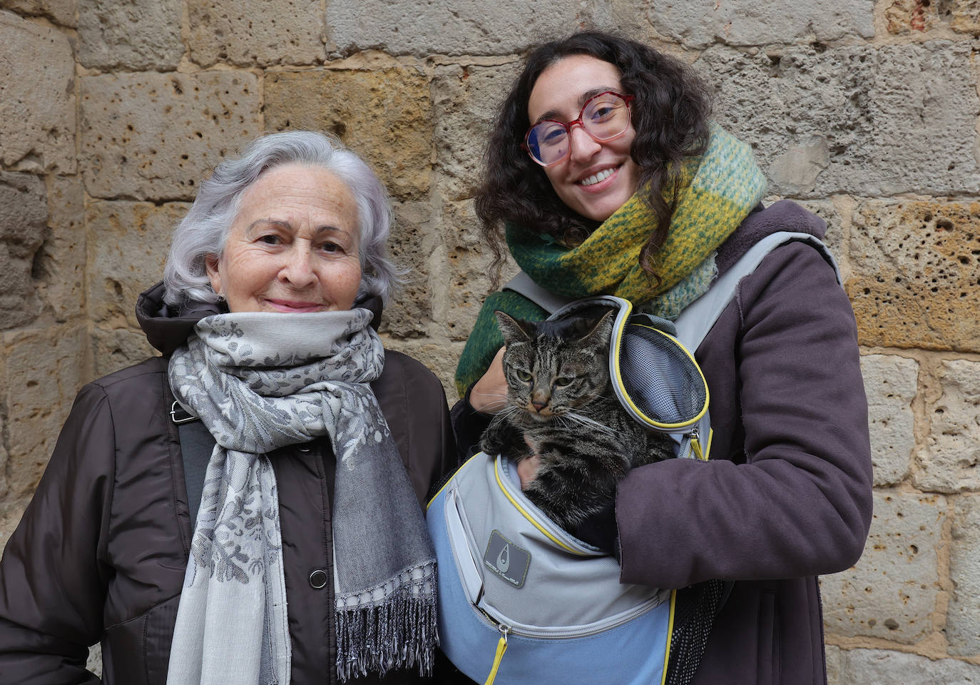 Las mascotas reciben la bendición de San Antón en la iglesia de San Miguel