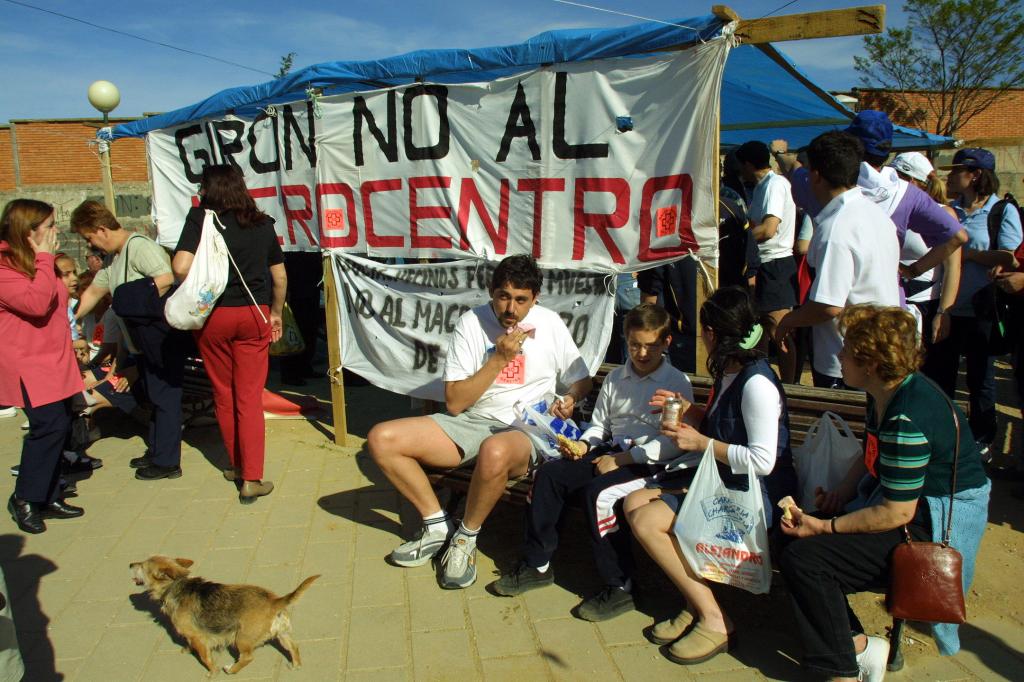 Protestas contra el macrocentro del barrio de Girón en 2001 y 2002.