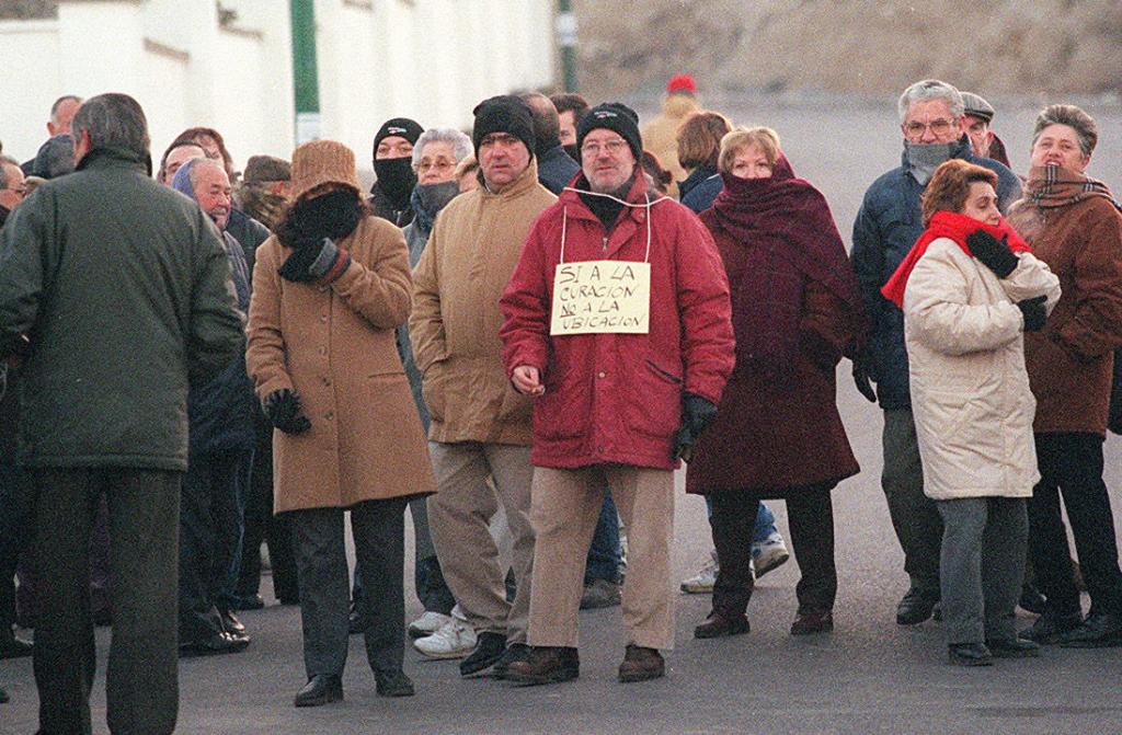 Protestas contra el centro de Aclad en 2001 y 2002.