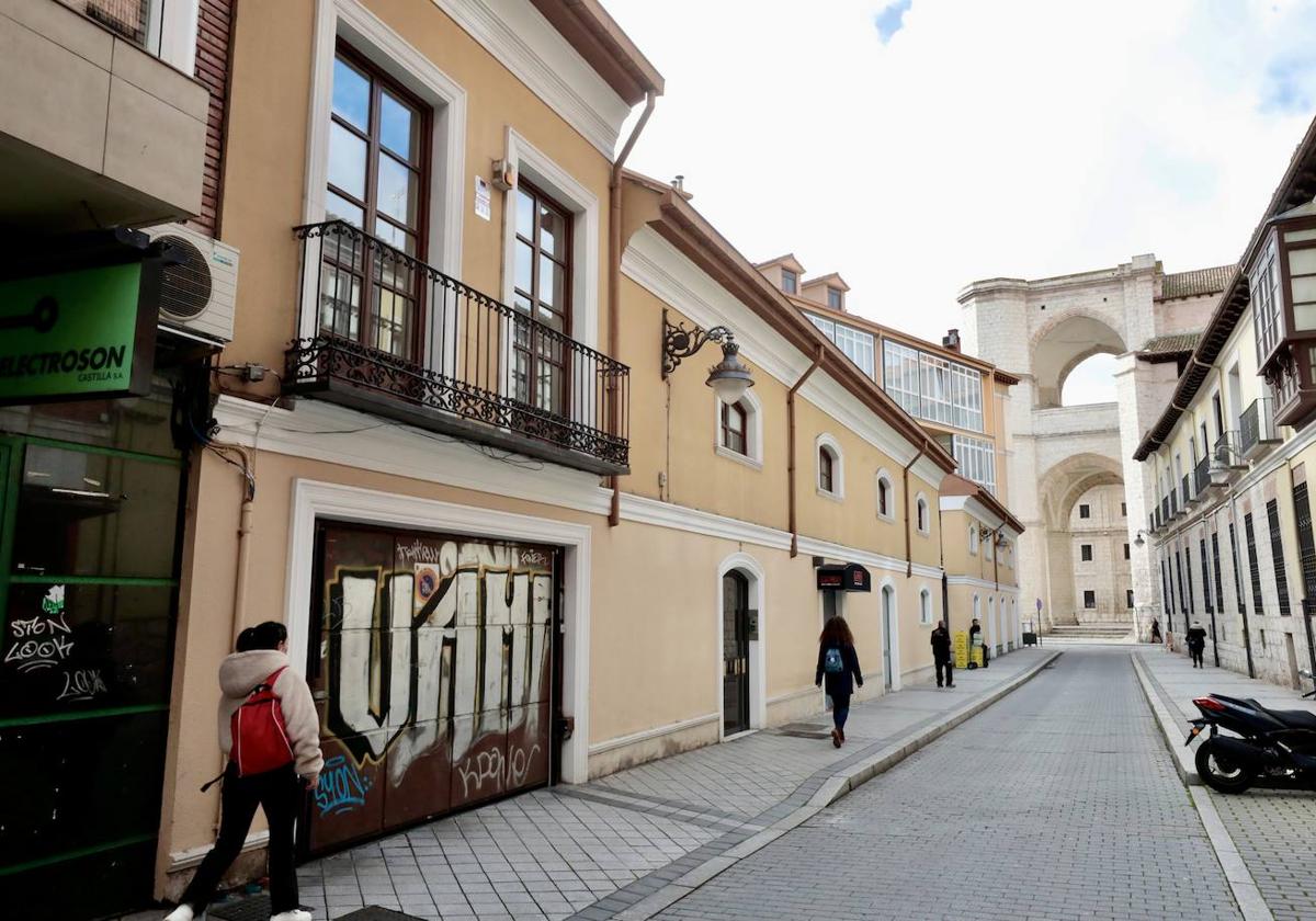 Un recorrido por la calle General Almirante