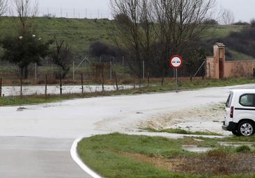 La nieve y la lluvia afectan a más de 70 tramos de una veintena de carreteras de Segovia