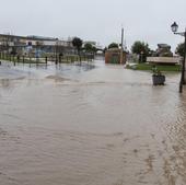 La lluvia provoca una riada por el centro de Valverde del Majano