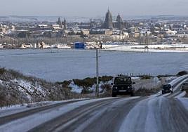 Imagen de archivo de una de las carreteras de Salamanca cubierta de nieve.