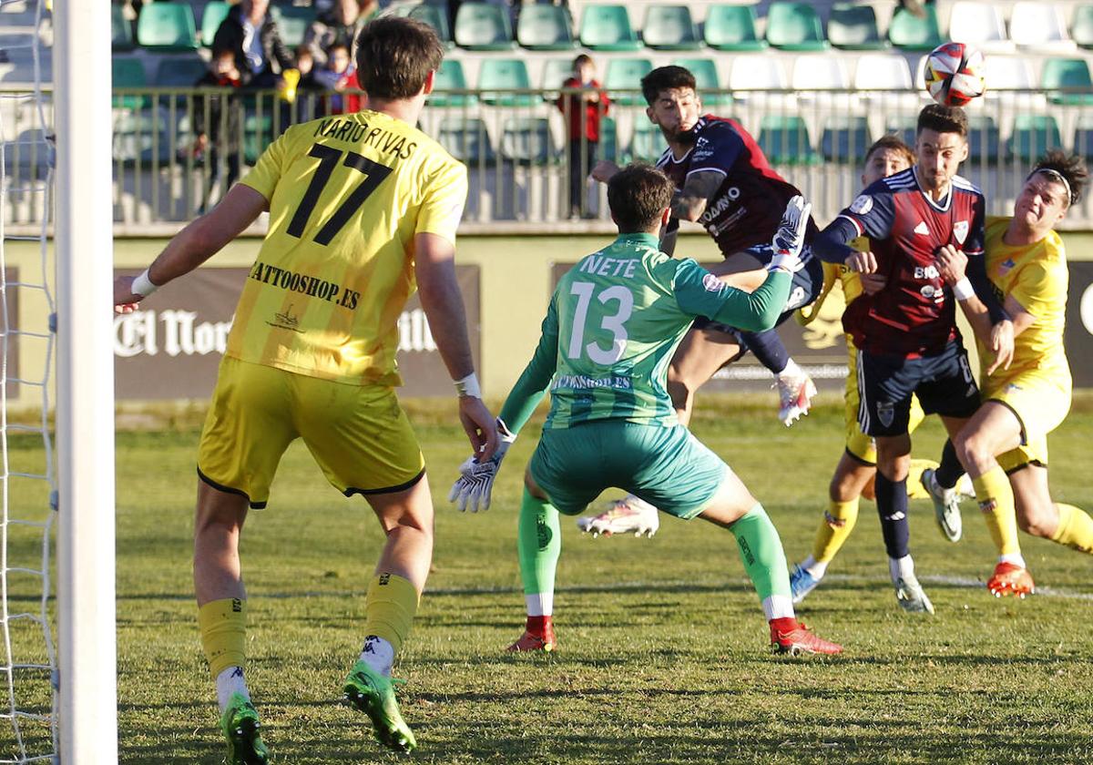 El empate de la Segoviana ante el Navalcarnero, en imágenes