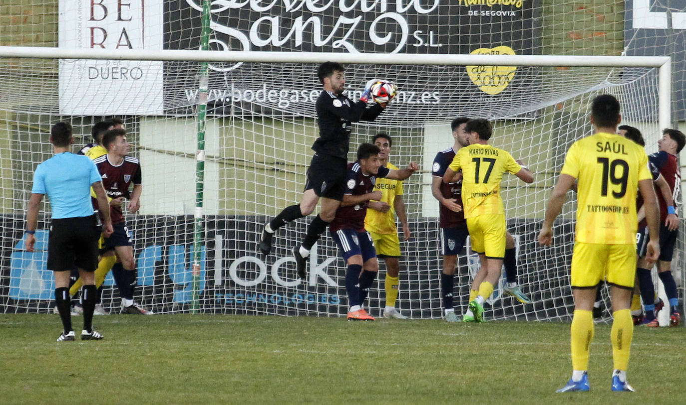 El empate de la Segoviana ante el Navalcarnero, en imágenes