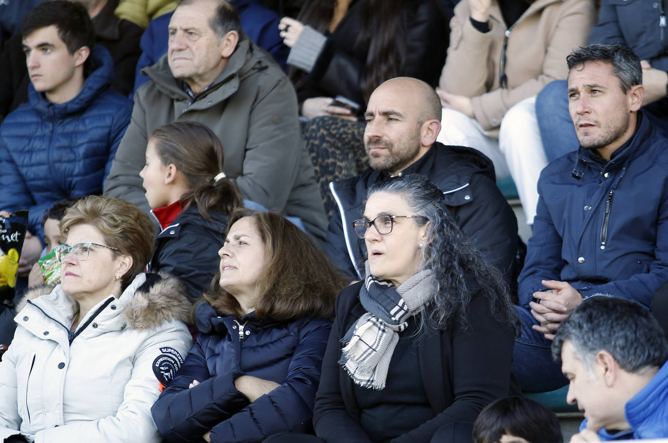 Búscate en las gradas de La Albuera durante el Segoviana - Navalcarnero