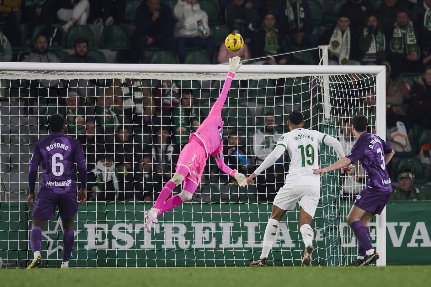 Las imágenes del partido Elche-Real Valladolid