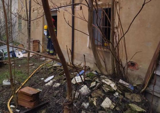 Exterior de la vivienda en la que se declaró el incendio.