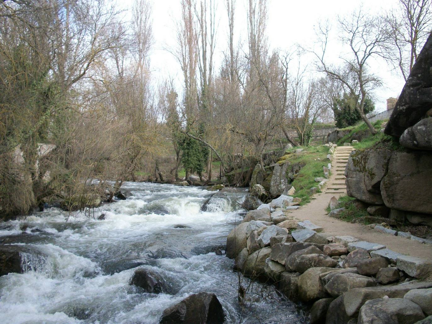 El Eresma, en la zona de la Senda de los Molinos.