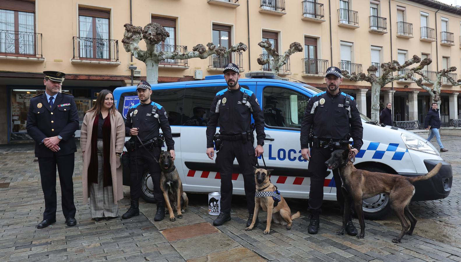 Palencia estrena la Unidad Canina con tres perros policía