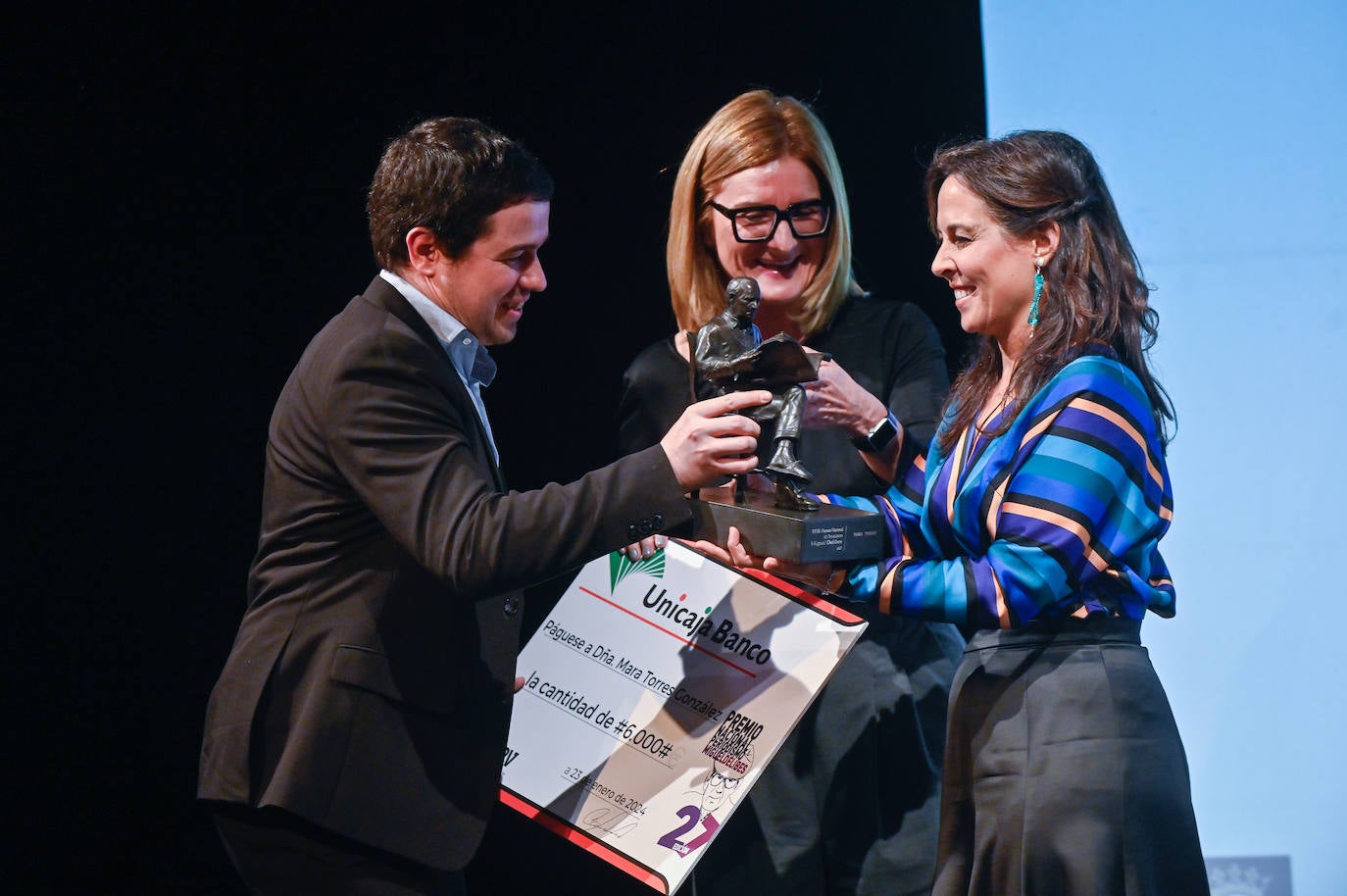 La imágenes de Mara Torres, ganadora del Premio Nacional de Periodismo Miguel Delibes