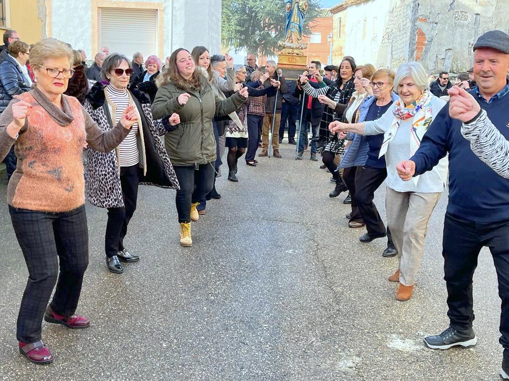 Cevico Navero danza a su Patrona