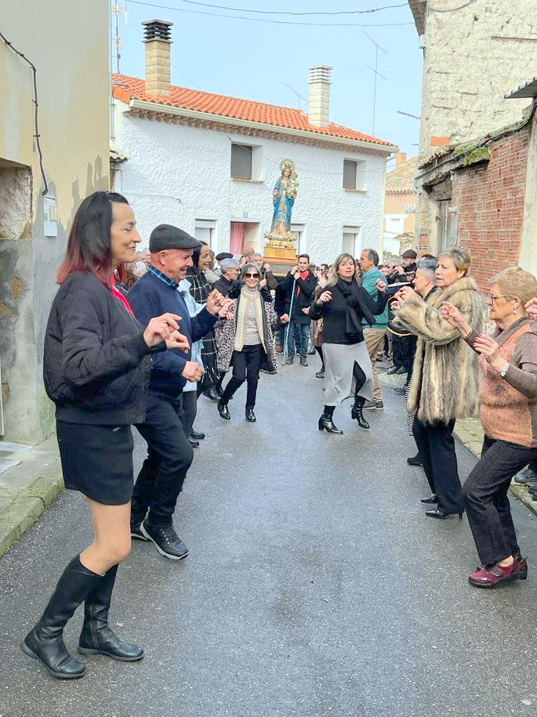 Cevico Navero danza a su Patrona