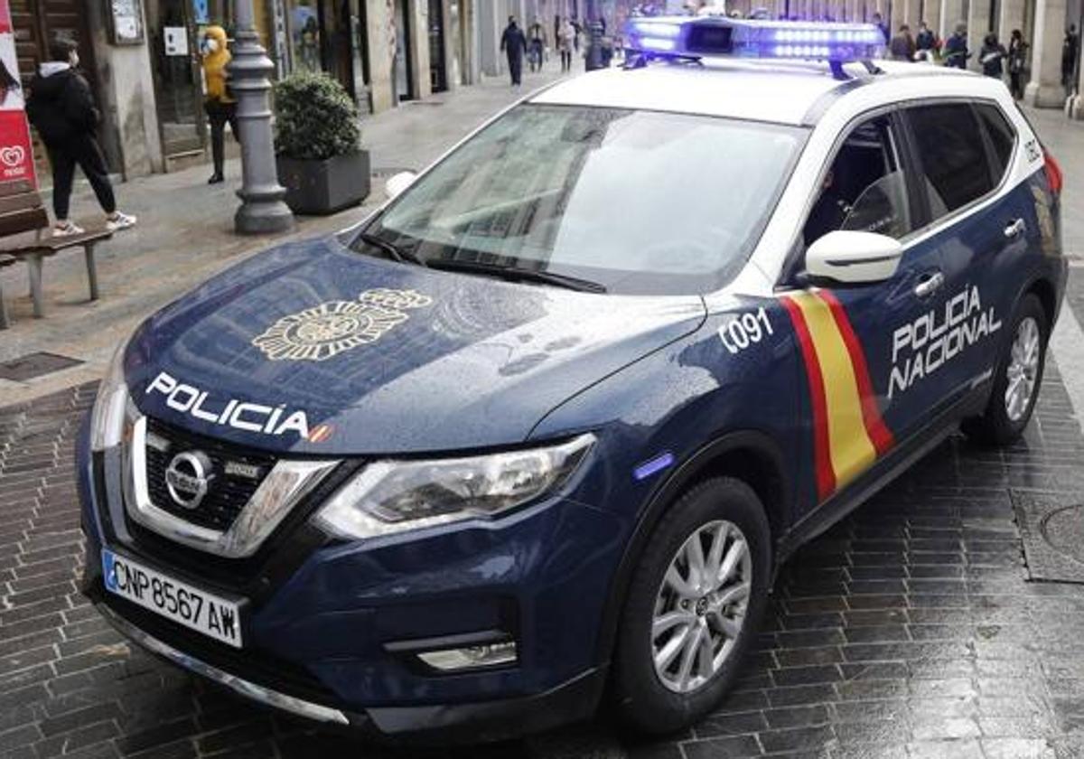 Imagen de archivo de un vehículo de la Policía Nacional en Palencia.