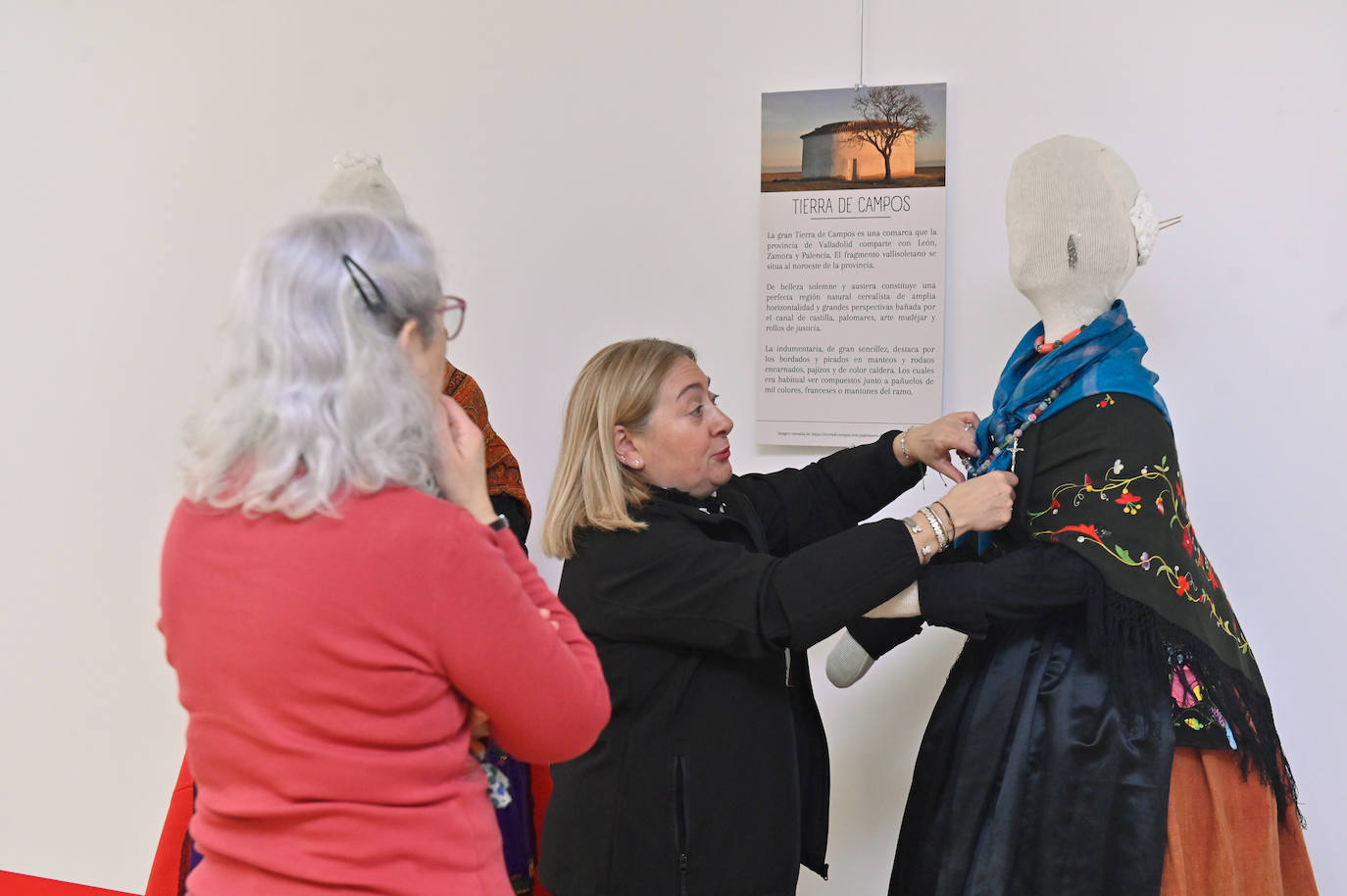 Exposición de trajes tradicionales de la comarca de Valladolid